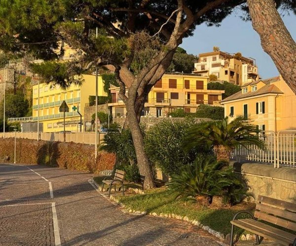 appartamento in vendita a Celle Ligure in zona Pecorile