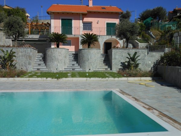 casa indipendente in vendita a Celle Ligure