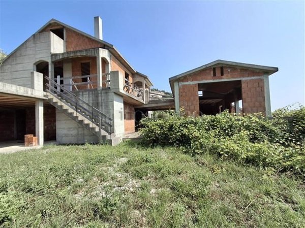 casale in vendita a Celle Ligure