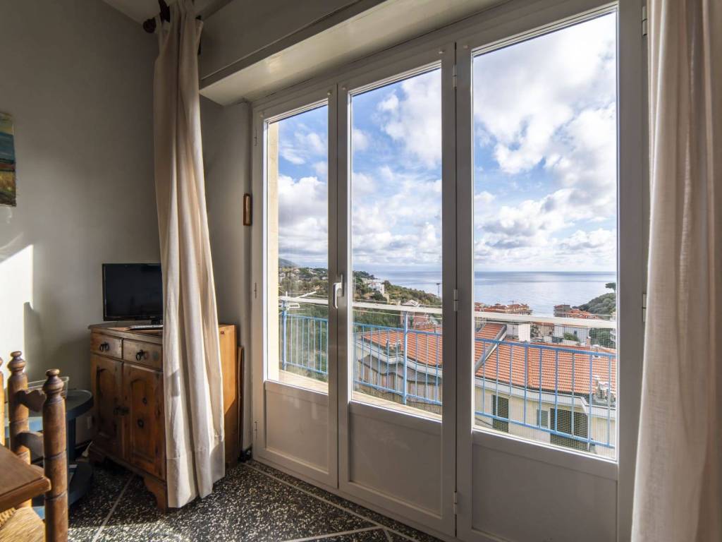 appartamento in vendita a Celle Ligure in zona Pecorile