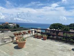 casa indipendente in vendita a Celle Ligure in zona Pecorile