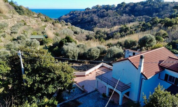 casa indipendente in vendita a Celle Ligure in zona Pecorile