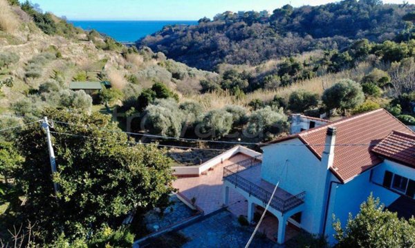 casa indipendente in vendita a Celle Ligure in zona Pecorile