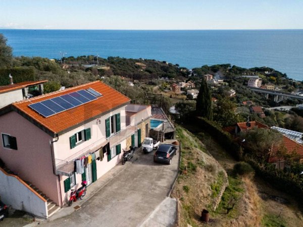 casa indipendente in vendita a Celle Ligure in zona Natta