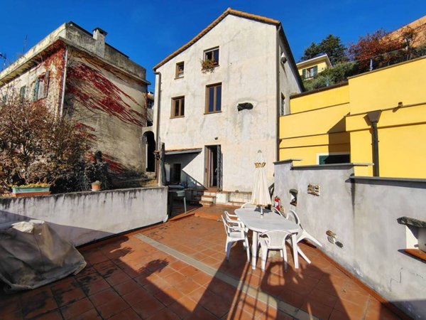 intera palazzina in vendita a Celle Ligure in zona Sanda