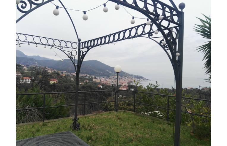 casa indipendente in vendita a Celle Ligure in zona Natta