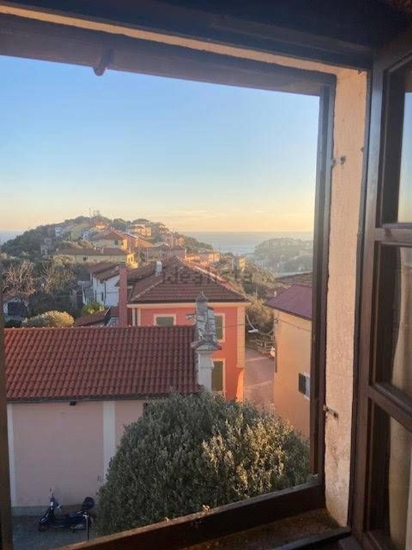 casa indipendente in vendita a Celle Ligure in zona Costa