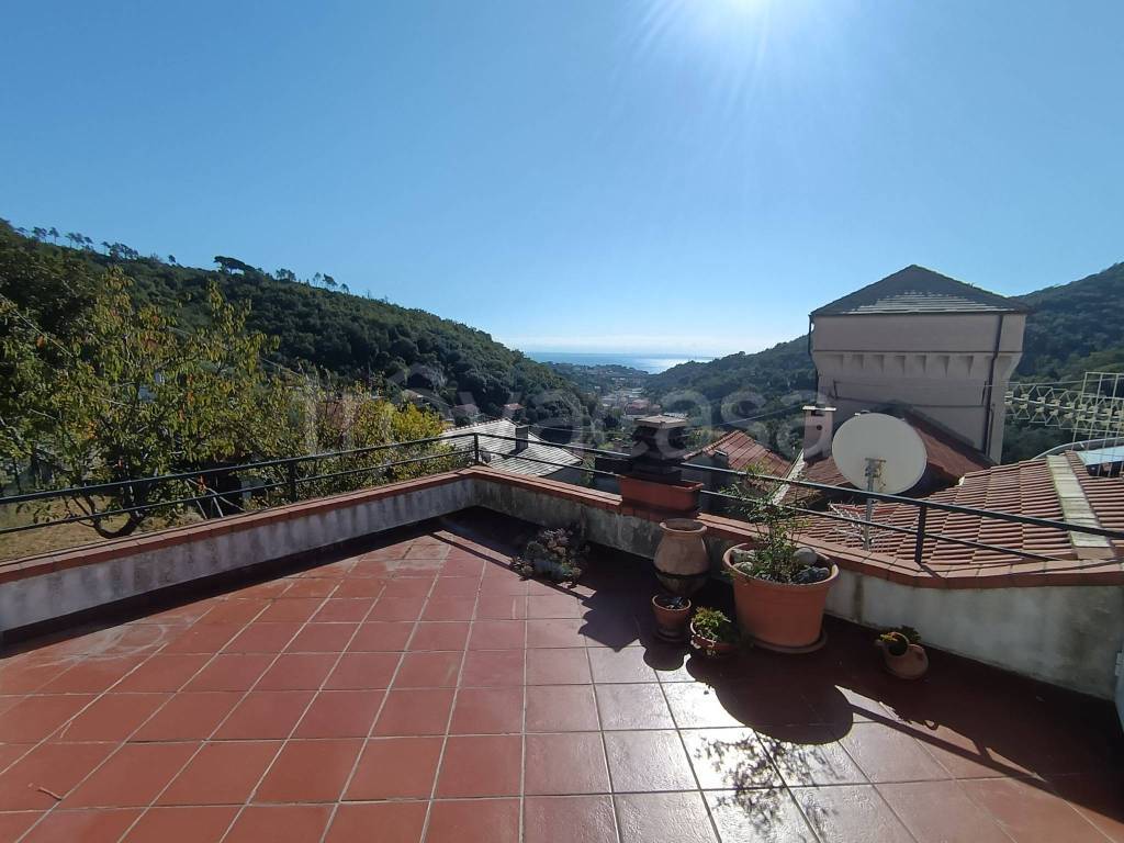 appartamento in vendita a Celle Ligure in zona Sanda