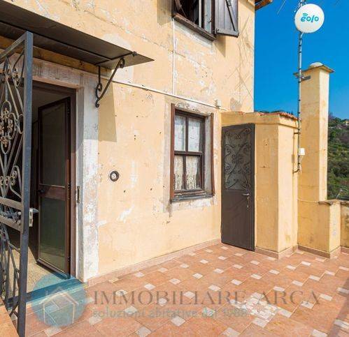 appartamento in vendita a Celle Ligure in zona Costa
