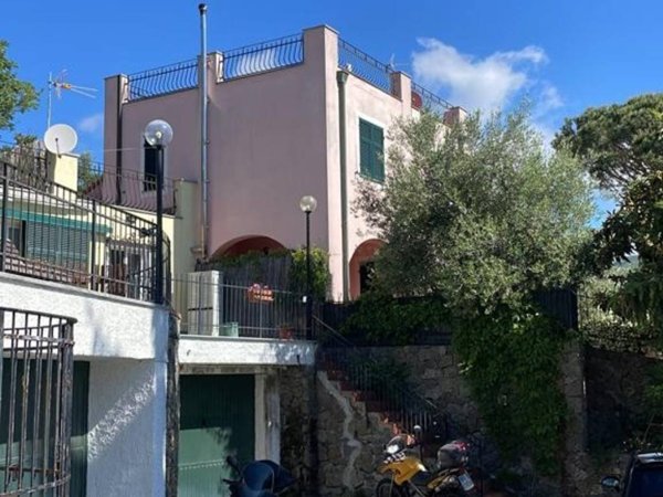 casa indipendente in vendita a Celle Ligure in zona Pecorile