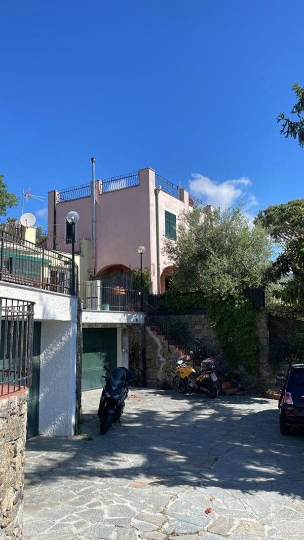 casa indipendente in vendita a Celle Ligure in zona Cassisi