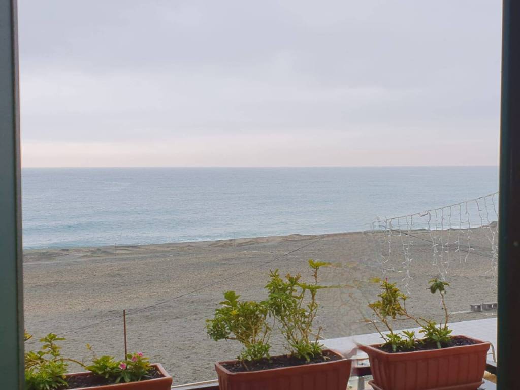 appartamento in vendita a Celle Ligure in zona Pecorile