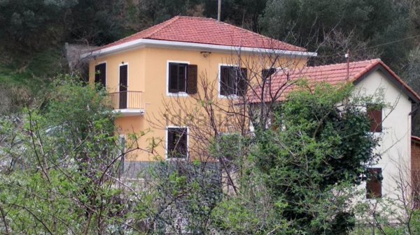 casa indipendente in vendita a Celle Ligure