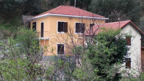 casa indipendente in vendita a Celle Ligure