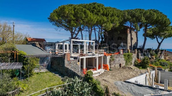 casa indipendente in vendita a Celle Ligure in zona Cassisi