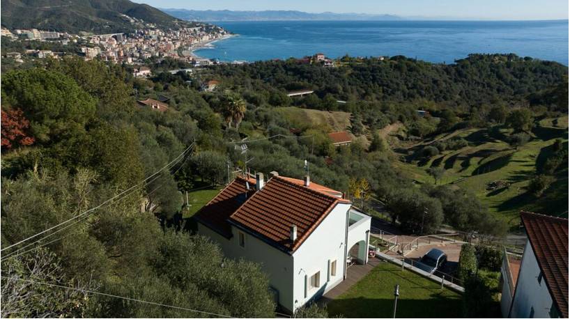 casa indipendente in vendita a Celle Ligure in zona Pecorile