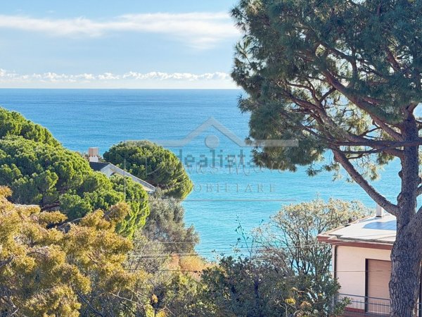 casa indipendente in vendita a Celle Ligure