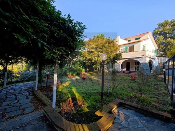 casa indipendente in vendita a Celle Ligure in zona Natta