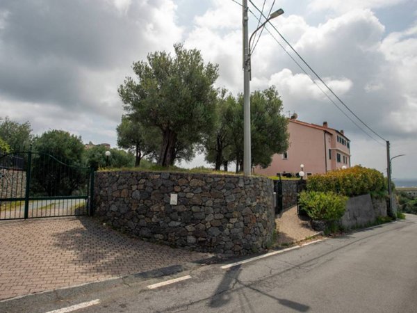casa indipendente in vendita a Celle Ligure in zona Pecorile