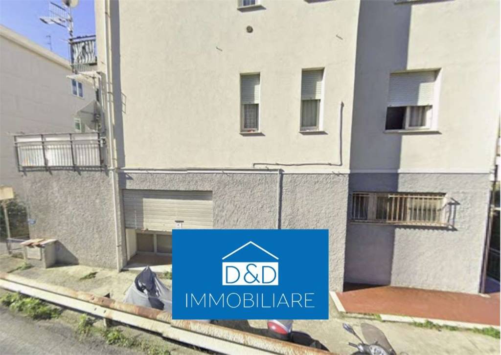 locale commerciale in vendita a Celle Ligure in zona Sanda