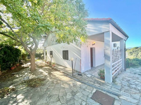 casa indipendente in vendita a Celle Ligure in zona Pecorile