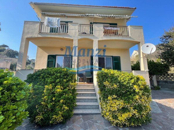 appartamento in vendita a Celle Ligure in zona Pecorile