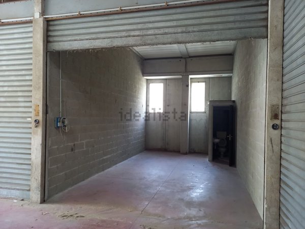 locale di sgombero in vendita a Celle Ligure in zona Sanda