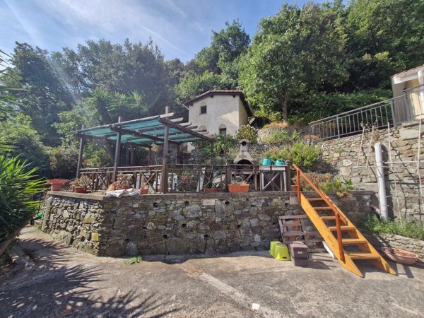 casa indipendente in vendita a Celle Ligure in zona Sanda