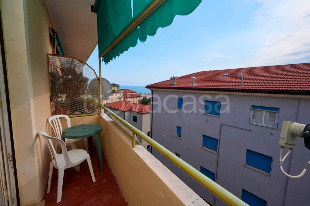 appartamento in vendita a Celle Ligure in zona Costa