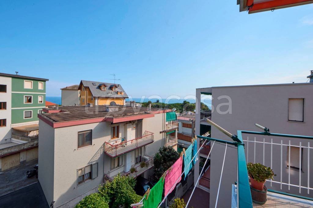 appartamento in vendita a Celle Ligure in zona Natta