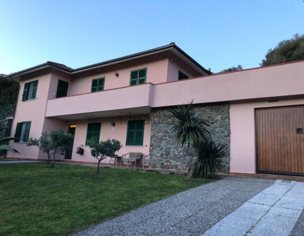 casa indipendente in vendita a Celle Ligure in zona Pecorile