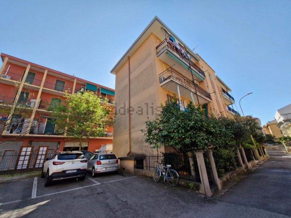 appartamento in vendita a Celle Ligure in zona Costa