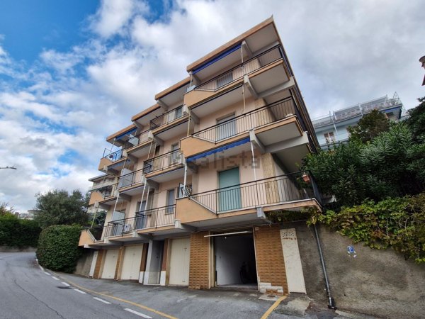 box auto in vendita a Celle Ligure in zona Costa