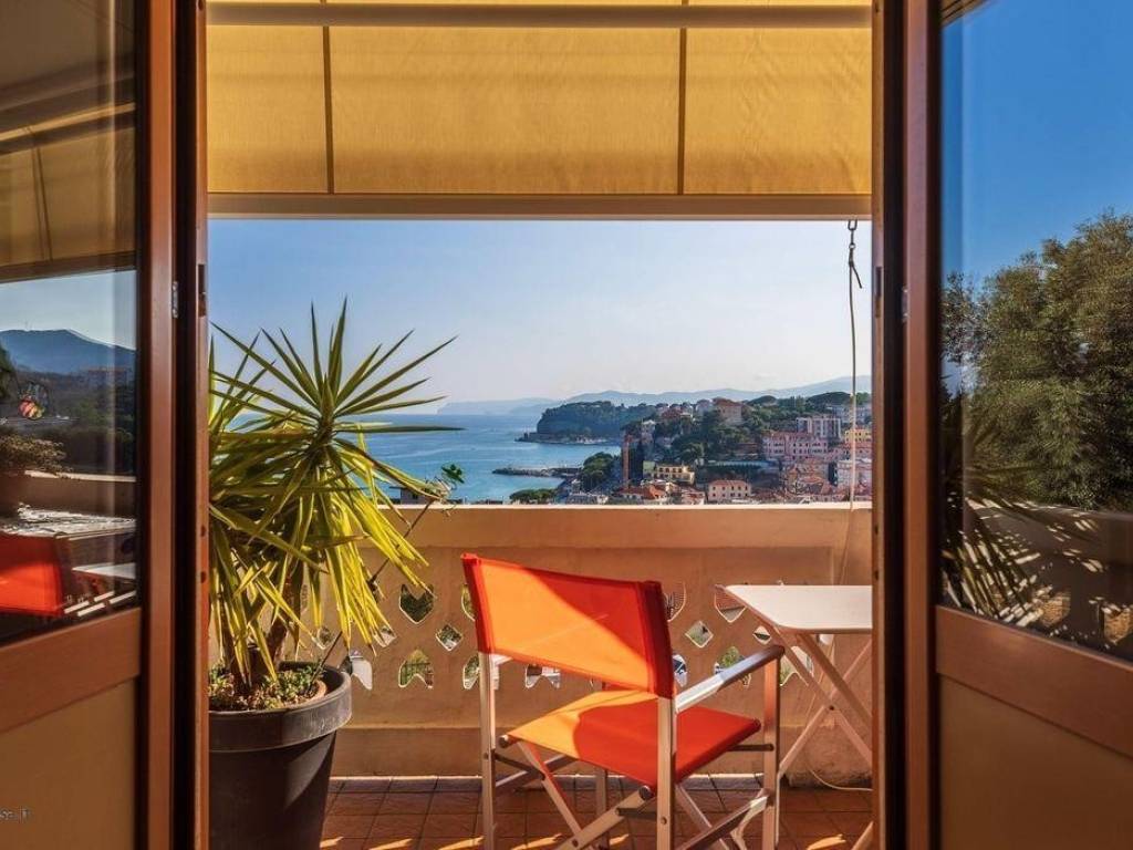appartamento in vendita a Celle Ligure in zona Natta