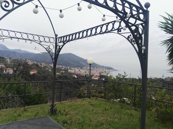 casa indipendente in vendita a Celle Ligure in zona Natta