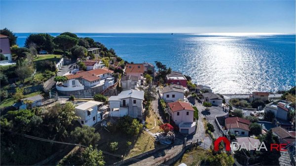 casa indipendente in vendita a Celle Ligure in zona Pecorile