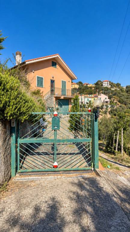 casa indipendente in vendita a Celle Ligure in zona Sanda