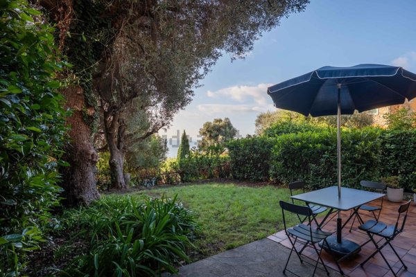 appartamento in vendita a Celle Ligure in zona Costa