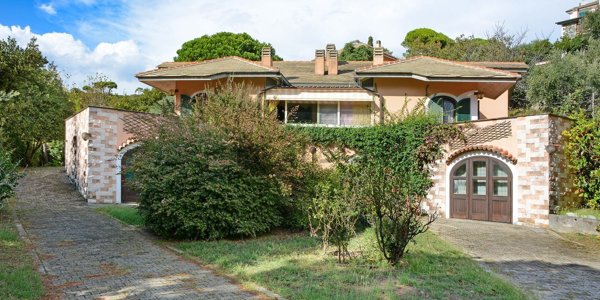 casa indipendente in vendita a Celle Ligure in zona Sanda