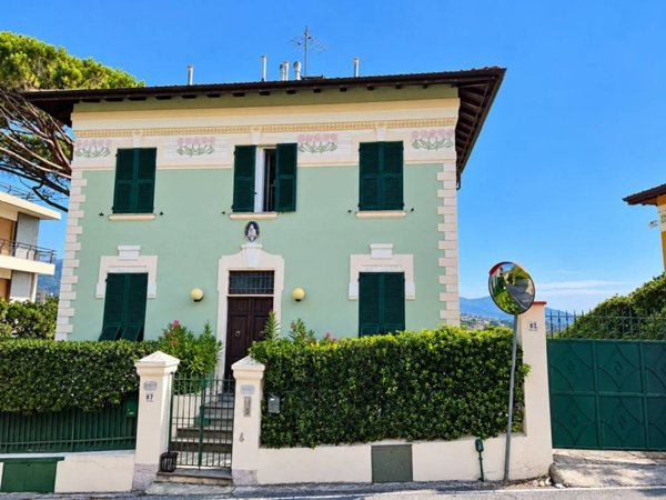 appartamento in vendita a Celle Ligure in zona Cassisi