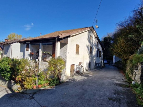 casa indipendente in vendita a Cengio in zona Genepro