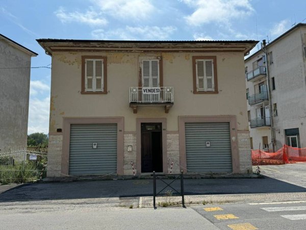 casa indipendente in vendita a Cengio in zona Genepro