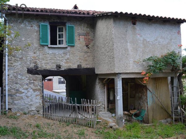 casa indipendente in vendita a Cengio in zona Brignoletta
