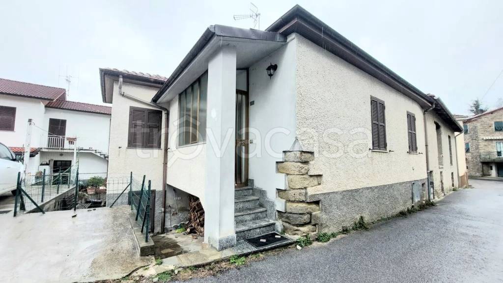 casa indipendente in vendita a Cengio in zona Rocchetta