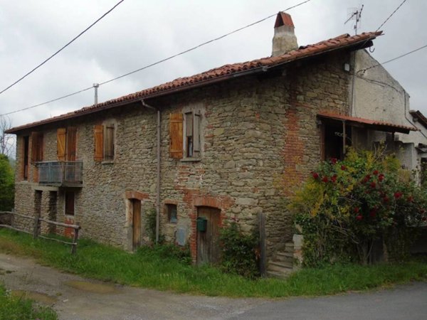 casa indipendente in vendita a Cengio