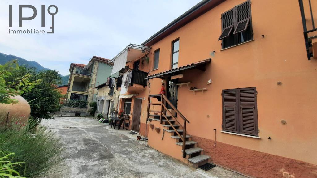 casa indipendente in vendita a Cengio in zona Bormida