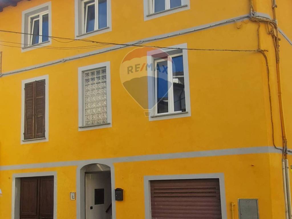 casa indipendente in vendita a Cengio in zona Costa