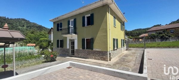 casa indipendente in vendita a Cengio in zona Bormida