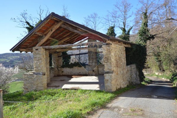 pentavano in vendita a Cengio in zona Brignoletta