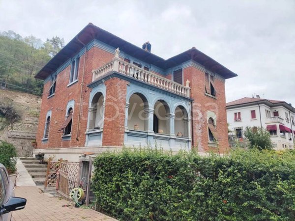 casa indipendente in vendita a Cengio in zona Bormida